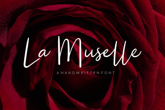 La Muselle: Sophisticated Handwritten Font with Romantic Charm
